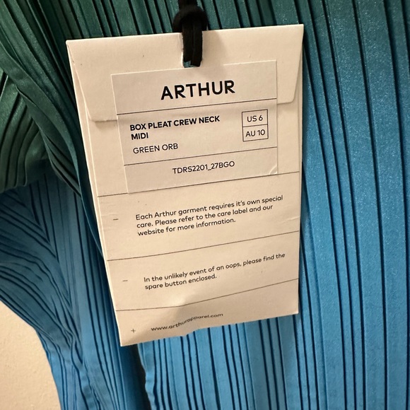 Arthur Apparel Box Pleat Crew Neck Midi - Picture 3 of 6